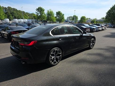 Used 2025 BMW 330i xDrive Sedan w/ Premium Package image 11
