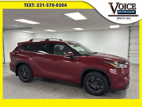 Used 2021 Toyota Highlander Limited image 1