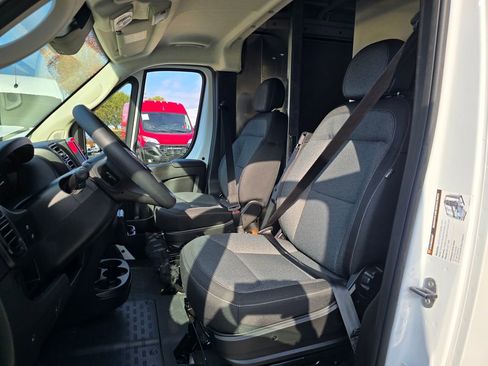 Used 2025 RAM ProMaster 2500 w/ Convenience Group image 33