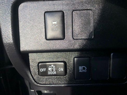 Certified 2022 Toyota Tacoma SR image 11