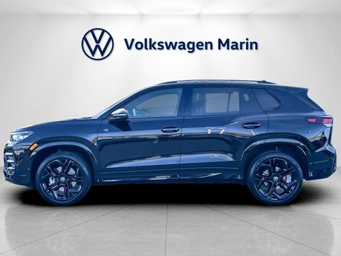 New 2026 Volkswagen Tiguan SE R-Line image 2
