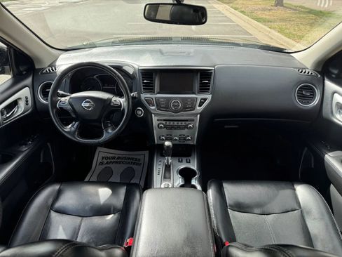 Used 2017 Nissan Pathfinder SL image 29