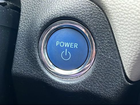 Used 2020 Toyota RAV4 XLE w/ Convenience Package AWD/4WD image 25