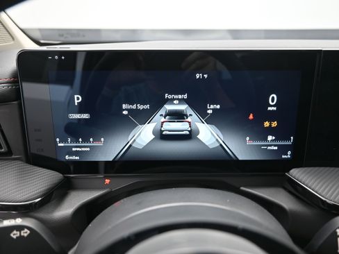 New 2025 Nissan Kicks SR image 13