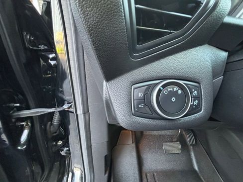 Used 2017 Ford Escape SE w/ SE Leather Comfort Package image 16