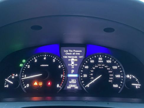 Used 2016 Lexus LS 460 w/ Comfort Package RWD image 28