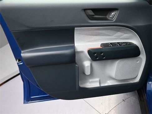 Used 2024 Ford Maverick XLT image 17