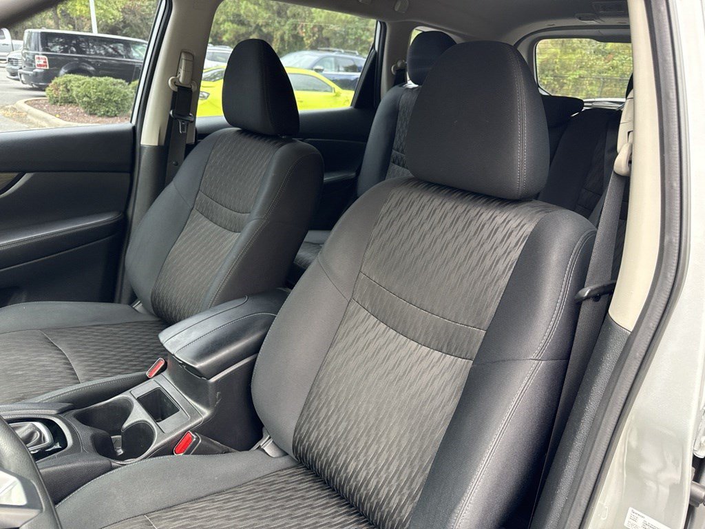 Used 2019 Nissan Rogue S FWD image 15