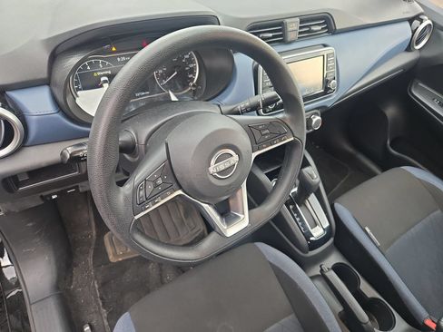 Used 2025 Nissan Versa SV FWD image 10