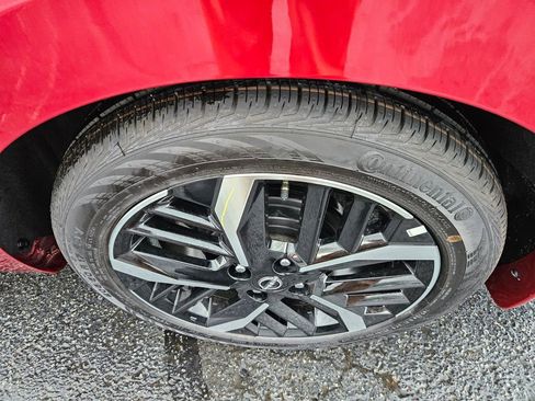 New 2025 Nissan Versa SR w/ Trunk Package image 6