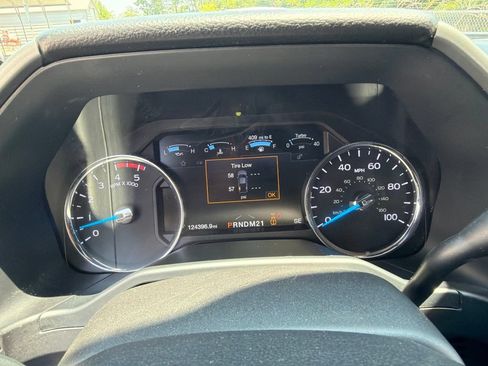 Used 2017 Ford F350 Platinum w/ Platinum Ultimate Package AWD/4WD image 27