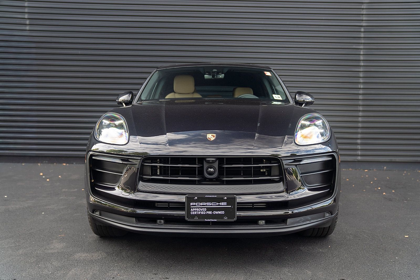 Used 2023 Porsche Macan AWD/4WD image 25