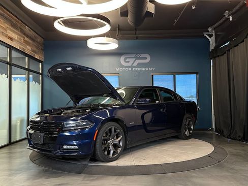 Used 2017 Dodge Charger R/T w/ Plus Group RWD image 25