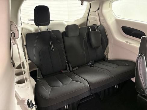 Used 2023 Chrysler Voyager LX FWD image 44