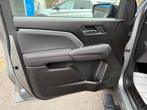 Used 2026 Chevrolet Colorado Z71 image 13