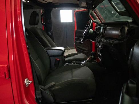 Used 2019 Jeep Wrangler Unlimited Sport S AWD/4WD image 17
