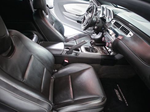 Used 2012 Chevrolet Camaro SS RWD image 16