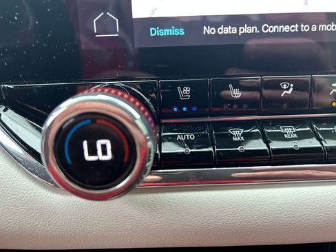 Certified 2024 GMC Canyon AT4X image 26