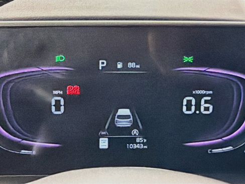 Used 2025 Kia Telluride LX FWD image 19