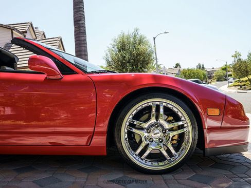 Used 2004 Acura NSX T RWD image 11