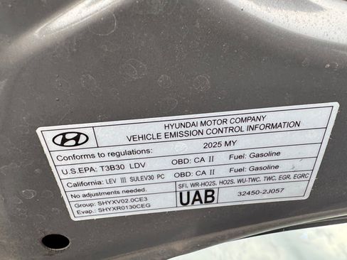 Used 2025 Hyundai Elantra Sport FWD image 19