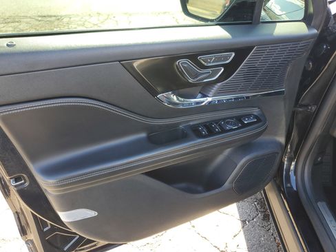 Certified 2020 Lincoln Corsair AWD w/ Equipment Group 101A image 10