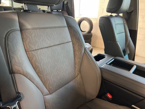 Used 2022 Toyota Tundra Limited image 4