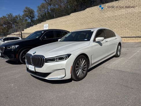Certified 2022 BMW 740i w/ Premium Package image 1