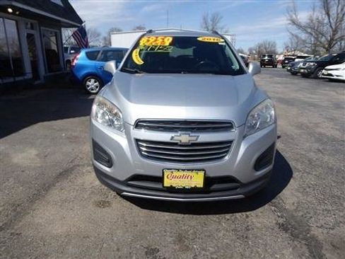 Used 2016 Chevrolet Trax LT w/ LT Convenience Package image 4