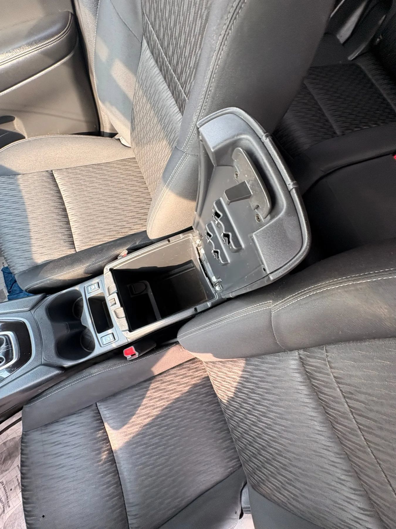 Used 2017 Nissan Rogue SV FWD image 28