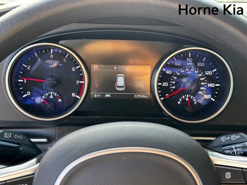 Certified 2024 Kia Carnival LX image 18