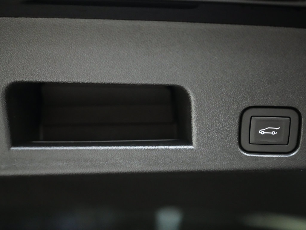 Used 2025 GMC Acadia Elevation w/ Black Edition FWD image 40