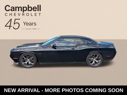 Used 2019 Dodge Challenger R/T RWD image 2