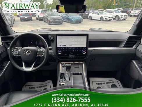 Used 2024 Lexus GX 550 w/ Accessory Package (Z1) AWD/4WD image 15