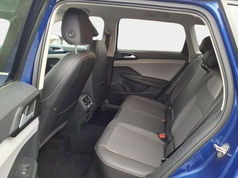 Used 2022 Volkswagen Taos SE image 10