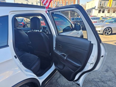 Used 2019 Mitsubishi Outlander Sport GT image 12