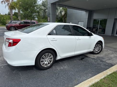 Used 2013 Toyota Camry LE FWD image 3