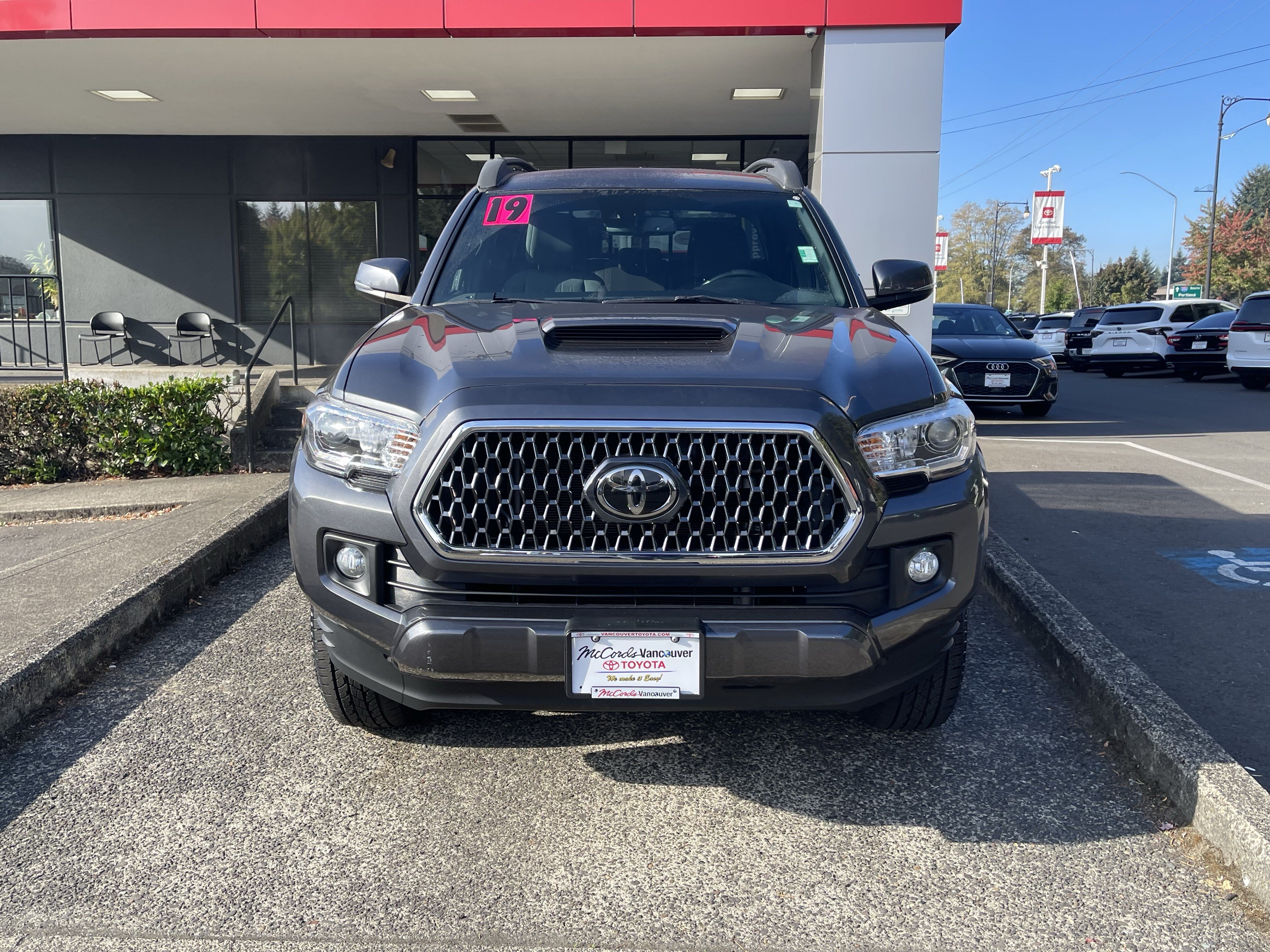 Certified 2019 Toyota Tacoma TRD Sport w/ Technology Package AWD/4WD image 2