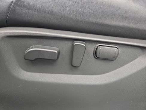 Used 2023 Nissan Armada Platinum w/ Captain's Chairs Package RWD image 21