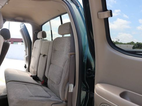Used 2001 Toyota Tundra Limited w/ Off-Road Pkg AWD/4WD image 14