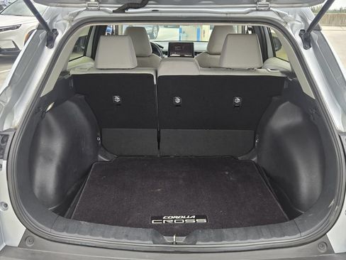 Used 2023 Toyota Corolla Cross L FWD image 13