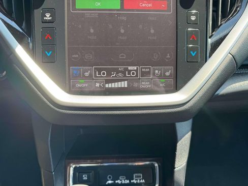 Used 2025 Subaru Ascent Touring AWD/4WD image 32