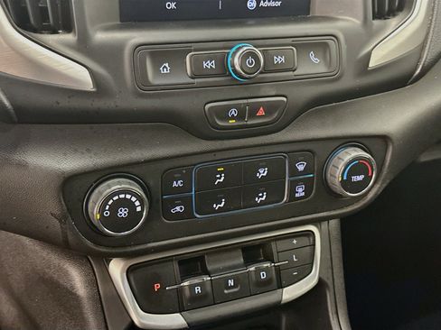 Used 2024 GMC Terrain SLE AWD/4WD image 24