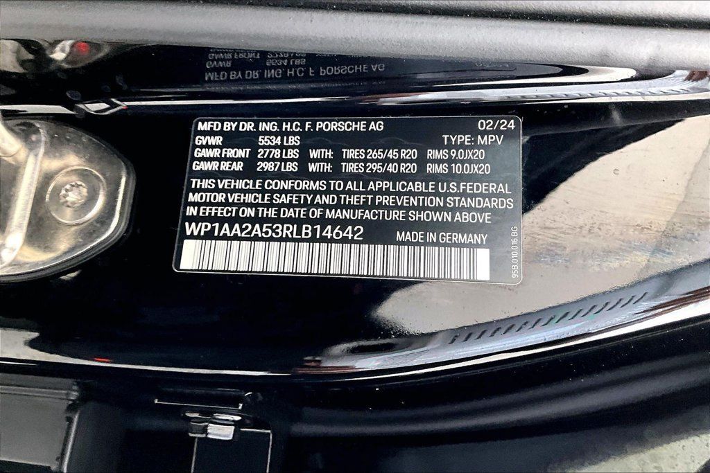 Used 2024 Porsche Macan w/ Premium Plus Package AWD/4WD image 41