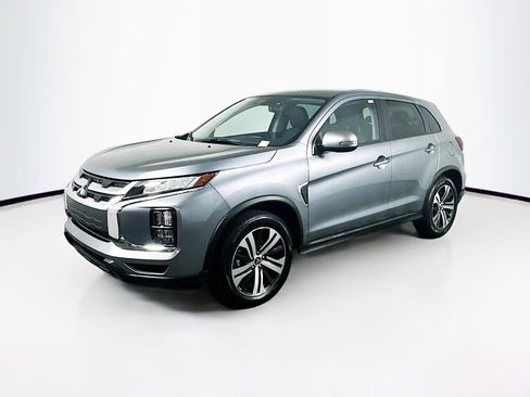 Used 2025 Mitsubishi Outlander Sport SE image 3