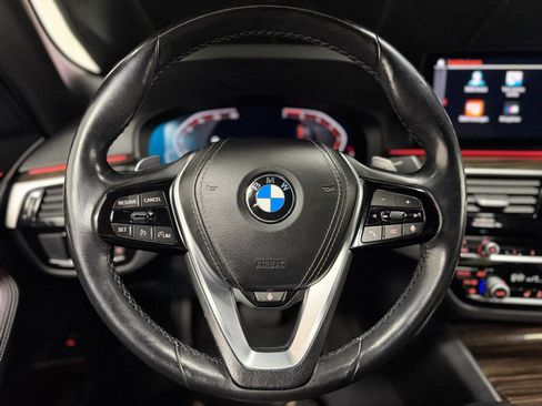 Used 2021 BMW 530i xDrive w/ Convenience Package AWD/4WD image 17