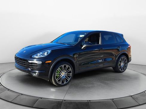 Used 2015 Porsche Cayenne S w/ Premium Package AWD/4WD image 3