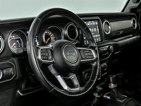 Used 2019 Jeep Wrangler Unlimited Sahara image 20