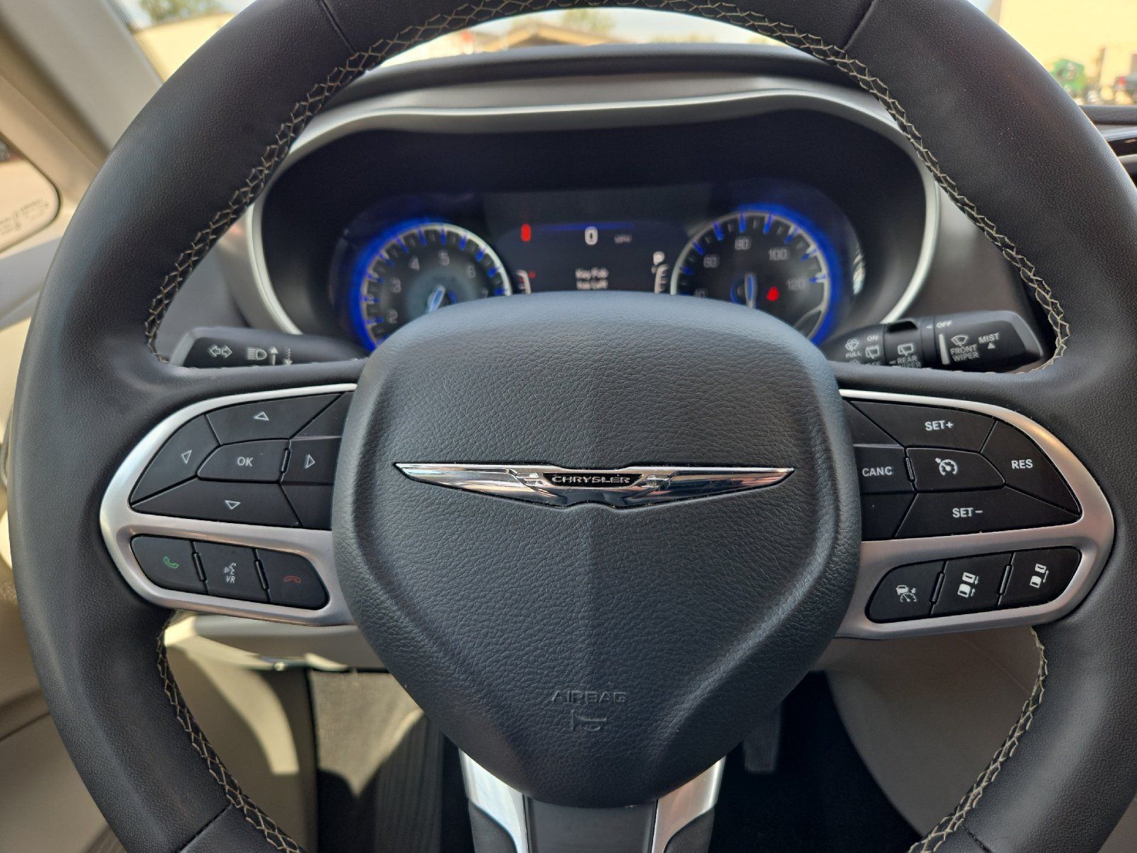 Used 2024 Chrysler Pacifica Touring-L FWD image 22