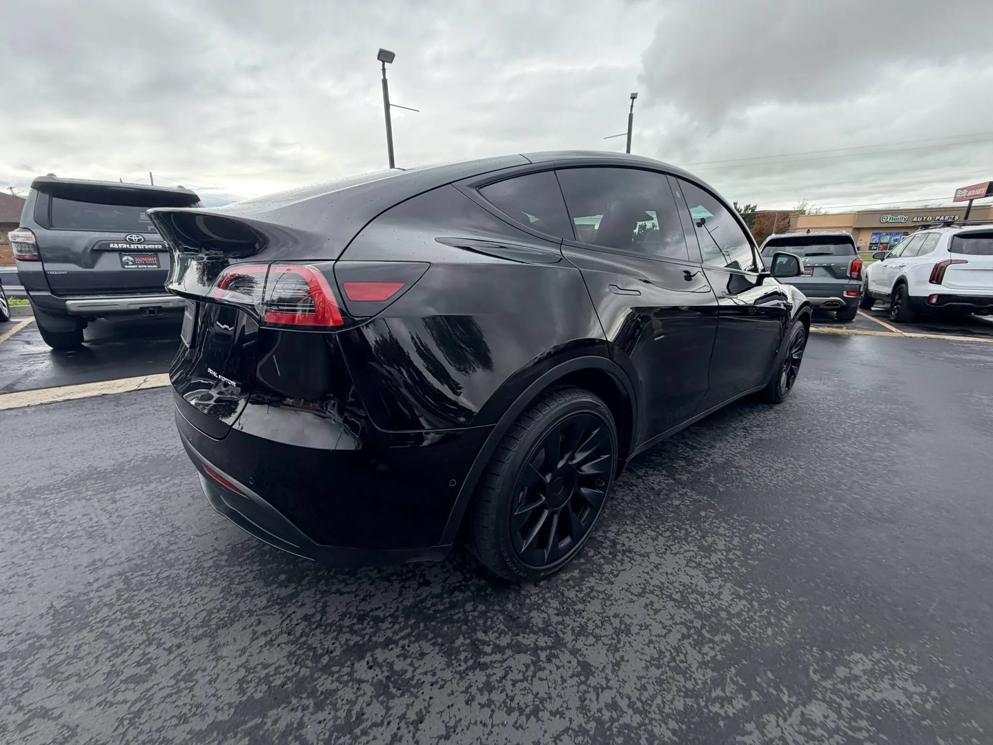 Used 2022 Tesla Model Y Long Range AWD/4WD image 3